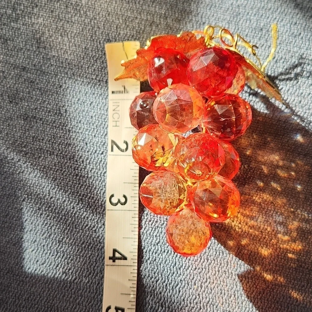 Lot of 7 Vintage MCM Acrylic Lucite Faceted Colored Grape Clusters with leafes